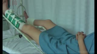 国内拄拐轮椅石膏绑绷带扮残系列 (15)